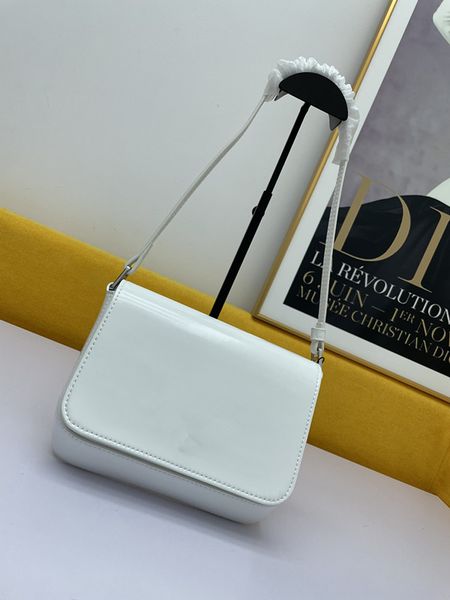 women's fashion vintage underarm bag simple design shoulder handbag cell phone bag fine workmanship
women's fashion vintage underarm bag simple design shoulder handbag cell phone bag fine workmanship