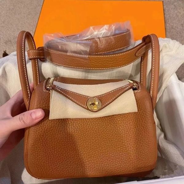 designer herme bags lindi handbags 2022 new autumn winter versatile cowhide doctor bag leather womens hand pillow medicin
designer herme bags lindi handbags 2022 new autumn winter versatile cowhide doctor bag leather womens hand pillow medicin