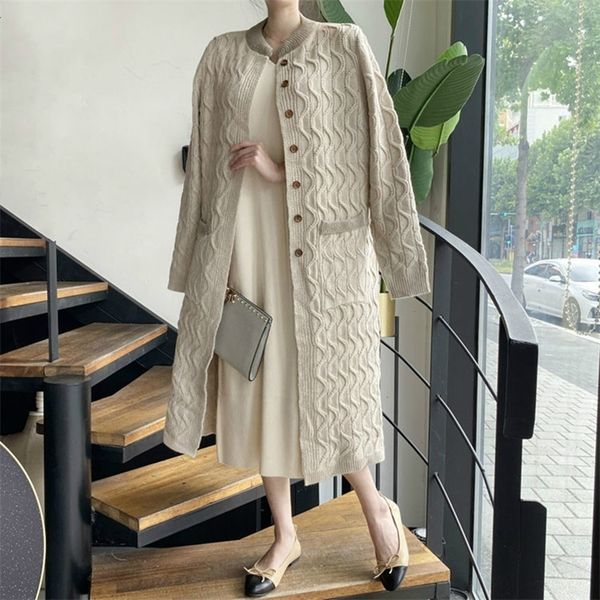 womens sweaters winter vintage cardigan long knitted solid color wave pattern single breasted thick warm korean fashion women coats 220906, White;black
womens sweaters winter vintage cardigan long knitted solid color wave pattern single breasted thick warm korean fashion women coats 220906, White;black