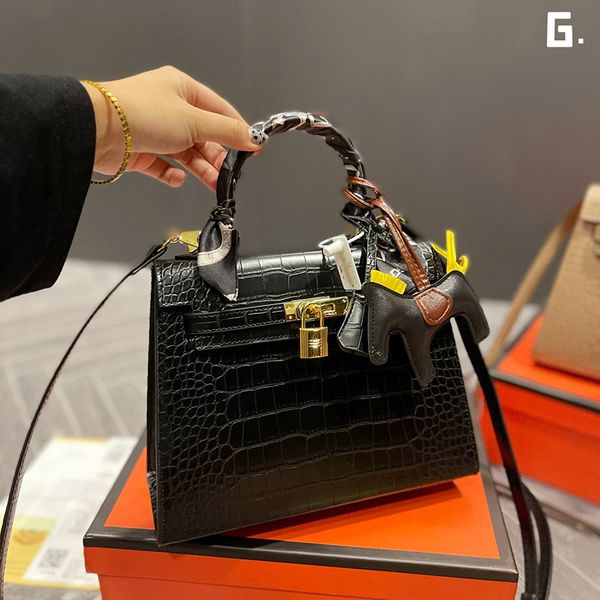 designer tote bags luxurys shopping handbag brand leather crossbody bag single shoulder purse fashion bag
designer tote bags luxurys shopping handbag brand leather crossbody bag single shoulder purse fashion bag