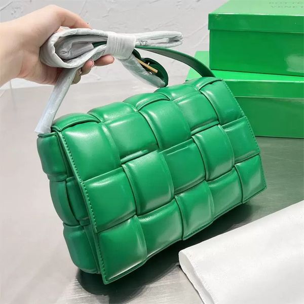 evening bags latest trendy padded cassette intreccio leather cross-body bag women hand-knitted luxury purse fashion flap sponge pillows 2022
evening bags latest trendy padded cassette intreccio leather cross-body bag women hand-knitted luxury purse fashion flap sponge pillows 2022