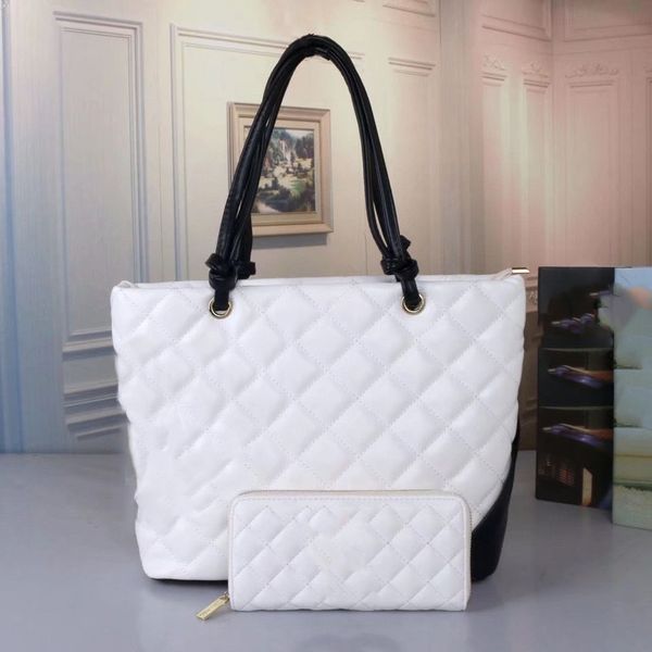 designer two piece case mother genuine leather bag classic embossed figure handbag gift wallet soft and delicate essential for travel
designer two piece case mother genuine leather bag classic embossed figure handbag gift wallet soft and delicate essential for travel