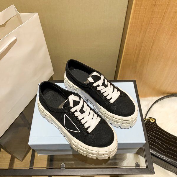 fashionable women casual shoes designer canvas rubber flat shoes off-road tires sole double wheeled nylon gabardine sneakers triangle
fashionable women casual shoes designer canvas rubber flat shoes off-road tires sole double wheeled nylon gabardine sneakers triangle