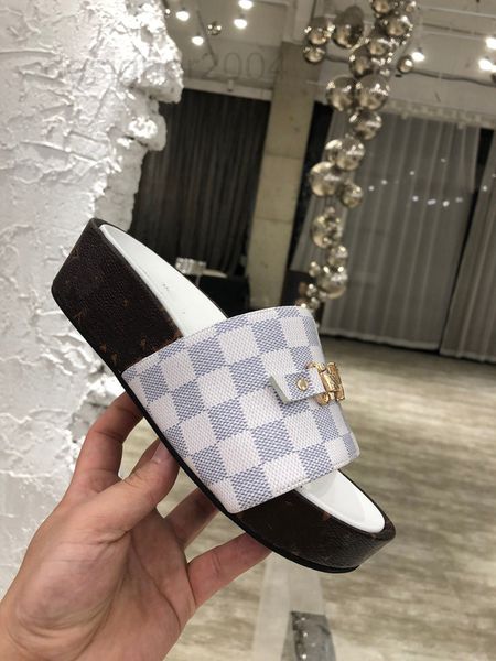 slippers designer 2021 designer women sandals ladies luxury genuine leather h slippers flat shoe oran sandal party wedding shoes with box si, Black
slippers designer 2021 designer women sandals ladies luxury genuine leather h slippers flat shoe oran sandal party wedding shoes with box si, Black
