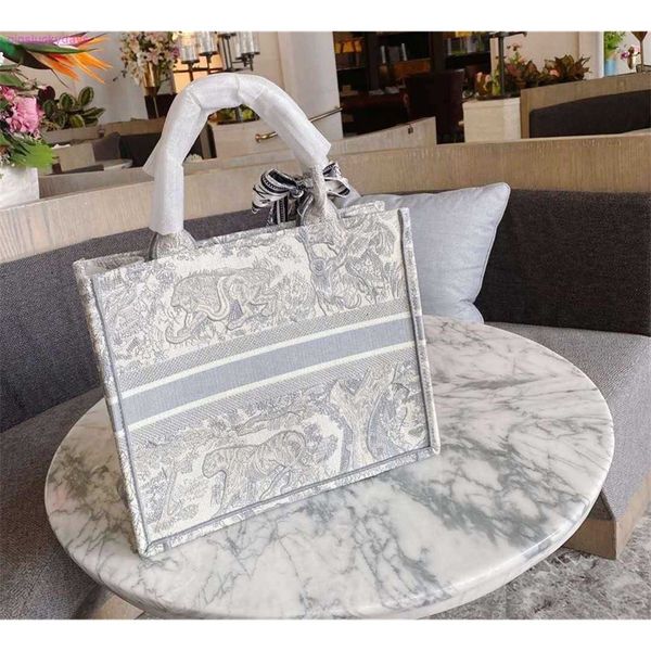 luxury bags d handbags 5a purse embroidered tiger big brand large capacity shopping one shoulder handmade
luxury bags d handbags 5a purse embroidered tiger big brand large capacity shopping one shoulder handmade
