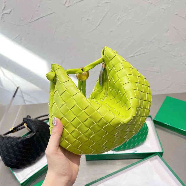 shoulder bags crescent woven handbag women designer bags classic atmospheric shoulder clutch design crossbody purse 220804
shoulder bags crescent woven handbag women designer bags classic atmospheric shoulder clutch design crossbody purse 220804