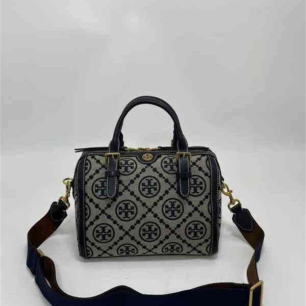 bags crossbody torysburchs designer handbags bag 2022 barrel boston leisure handbag single shoulder messenger jacquard hand pillow
bags crossbody torysburchs designer handbags bag 2022 barrel boston leisure handbag single shoulder messenger jacquard hand pillow