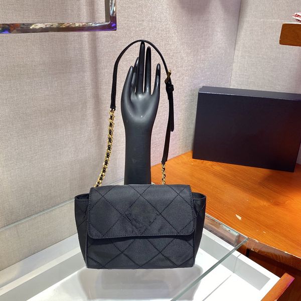 women's vintage chain bag fashion design shoulder handbag cell phone bag fine workmanship suitable for all occasions
women's vintage chain bag fashion design shoulder handbag cell phone bag fine workmanship suitable for all occasions