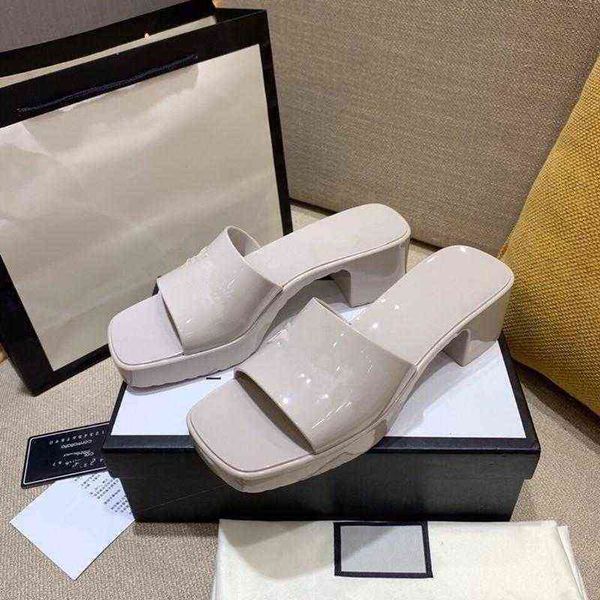slippers 2022 beach summer women's shoes thick heels semi luxury fashion high sandals 35-41, Black
slippers 2022 beach summer women's shoes thick heels semi luxury fashion high sandals 35-41, Black