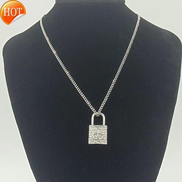 d family di family's new necklace lock head letter with diamond high-grade sense neck chain light luxury net red the same style factory, Black
d family di family's new necklace lock head letter with diamond high-grade sense neck chain light luxury net red the same style factory, Black