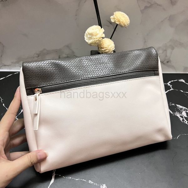 hr helian s brown texture white soft leather cosmetic bag large capacity hand storage tall
hr helian s brown texture white soft leather cosmetic bag large capacity hand storage tall