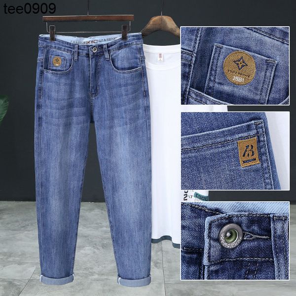 seiko selling quality cost-effective jeans men's stretch super soft embroidered slim fit pants men's autumn and winter pants, Blue
seiko selling quality cost-effective jeans men's stretch super soft embroidered slim fit pants men's autumn and winter pants, Blue
