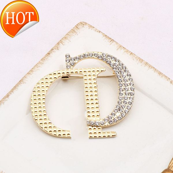 d1 family brooch autumn and winter new diamond inlaid decorative banquet suit evening drs temperament pin factory direct sale, Gray
d1 family brooch autumn and winter new diamond inlaid decorative banquet suit evening drs temperament pin factory direct sale, Gray