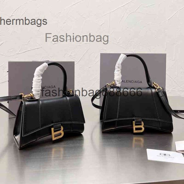 designer handbags balencaigass bag bags purses leather family 2022 hourglass high version women's handag crocodile pattern single 235l
designer handbags balencaigass bag bags purses leather family 2022 hourglass high version women's handag crocodile pattern single 235l
