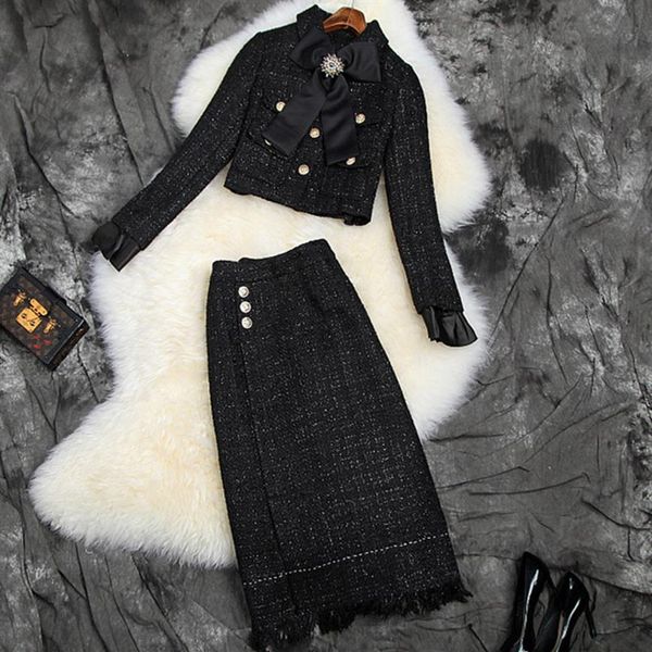 autumn 2019 new european and american women's wear long sleeve studded bow coat skirts fashionable bright silk tweed suit226q, White
autumn 2019 new european and american women's wear long sleeve studded bow coat skirts fashionable bright silk tweed suit226q, White