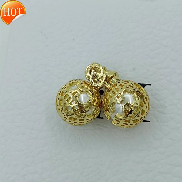 d dijia's 2022 new ins style pearl letter cd round earrings for women's light luxury temperament factory direct sale, Golden
d dijia's 2022 new ins style pearl letter cd round earrings for women's light luxury temperament factory direct sale, Golden