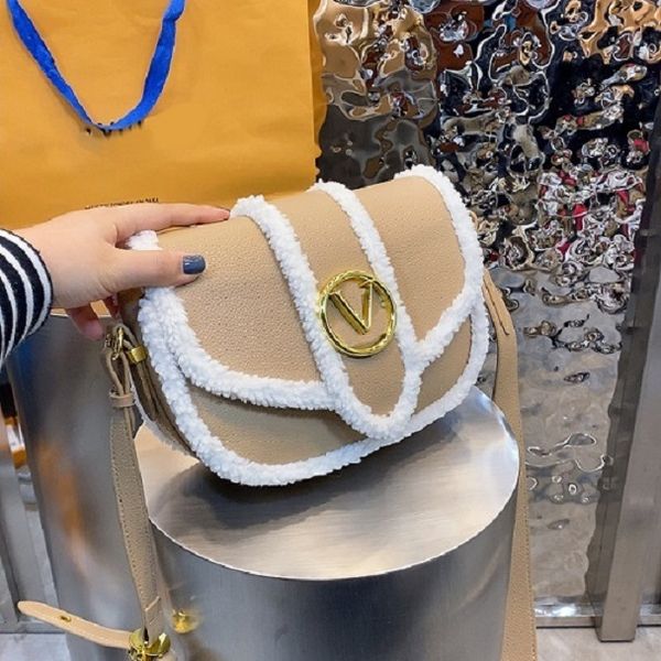 designer cross body fleece bags classic metallic shoulder bag women fashion handbags vv letter crossbody bag lady street style handbag
designer cross body fleece bags classic metallic shoulder bag women fashion handbags vv letter crossbody bag lady street style handbag