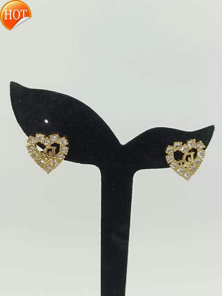d family di new earrings letters of diamonds love high sense fashion feminine temperament heart-shaped earrings factory direct sale, Golden
d family di new earrings letters of diamonds love high sense fashion feminine temperament heart-shaped earrings factory direct sale, Golden