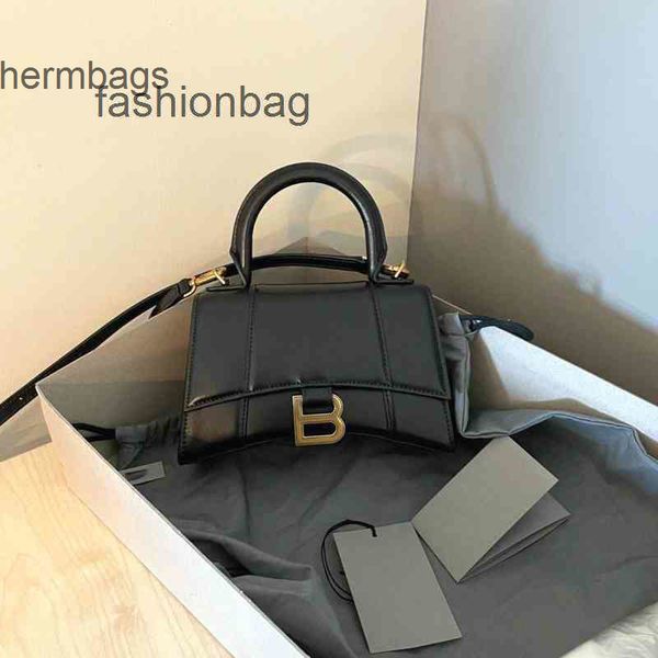 balencaigass bag leather bags luxury purses handbags women's early spring designer fashion versatile b home crocodile hourglass mess dj
balencaigass bag leather bags luxury purses handbags women's early spring designer fashion versatile b home crocodile hourglass mess dj