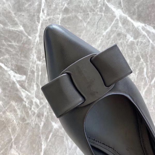 spring ladies elegant bow-tie sandals new fashion shoes genuine leather beautiful appearance, Black
spring ladies elegant bow-tie sandals new fashion shoes genuine leather beautiful appearance, Black