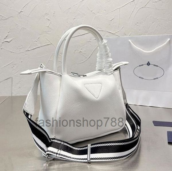 designer handbag leather hobo bags crossbody tote bag women shoulder bag adjustable splice letters striped nylon strap hardware letter metal
designer handbag leather hobo bags crossbody tote bag women shoulder bag adjustable splice letters striped nylon strap hardware letter metal
