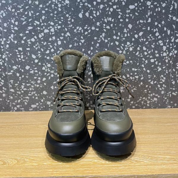 winter thick soled anti-skid wool boots lace up motorcycle boots comfortable and warm rubber material size 35-42, Black
winter thick soled anti-skid wool boots lace up motorcycle boots comfortable and warm rubber material size 35-42, Black