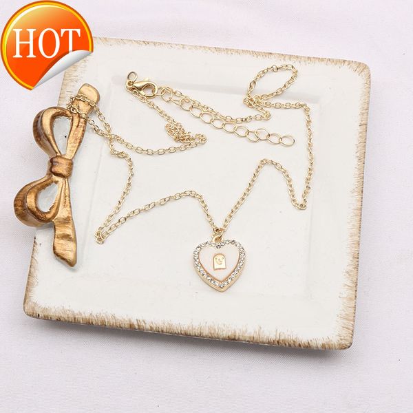 v family diamond inlaid acrylic love pendant necklace female personality girl simple exquisite neck chain clavicle factory direct sale, Black
v family diamond inlaid acrylic love pendant necklace female personality girl simple exquisite neck chain clavicle factory direct sale, Black