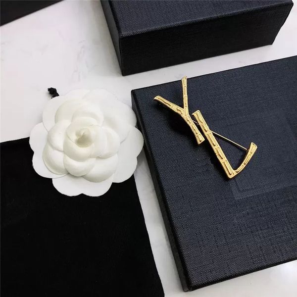 luxury designer brooch jewelry classic pin for suit dress letter jewellry gold broochs pins clothes ornament wedding, Gray
luxury designer brooch jewelry classic pin for suit dress letter jewellry gold broochs pins clothes ornament wedding, Gray