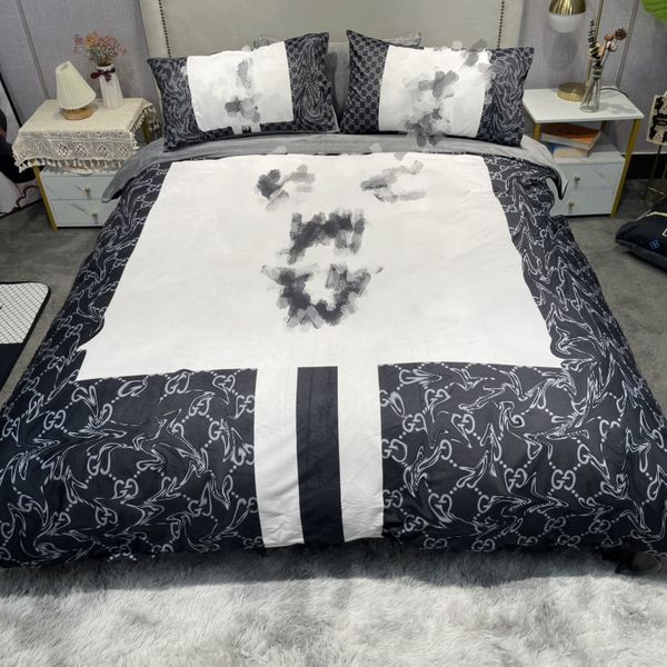 designer men's simple style bedding gift business vintage bed sheet quilt fashion bedroom 4pcs
designer men's simple style bedding gift business vintage bed sheet quilt fashion bedroom 4pcs