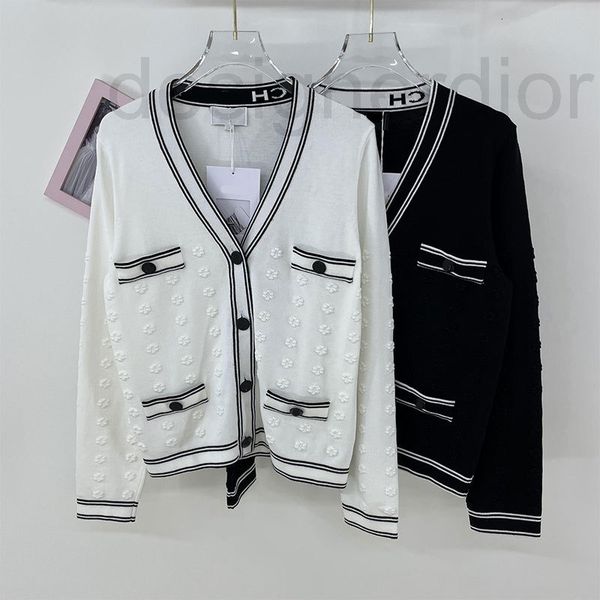 women's knits & tees designer small fragrance autumn new v-neck four pocket color matching long sleeve sweater loose fashion letter jac, White
women's knits & tees designer small fragrance autumn new v-neck four pocket color matching long sleeve sweater loose fashion letter jac, White