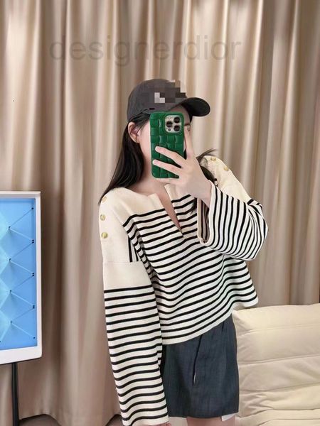 women's t-shirt designer ce's 2022 summer new black and white stripe fashion casual long sleeve knitted sheep sweater isn5
women's t-shirt designer ce's 2022 summer new black and white stripe fashion casual long sleeve knitted sheep sweater isn5