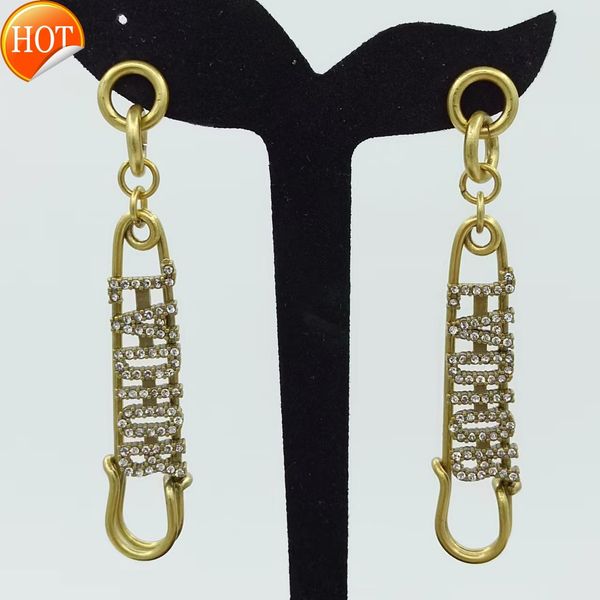 d dijia's 2022 new temperament letter cd long earrings women's small fragrance ins style batch factory direct sale, Golden
d dijia's 2022 new temperament letter cd long earrings women's small fragrance ins style batch factory direct sale, Golden