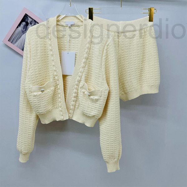 women's tracksuits designer xiangjia's new product in spring and summer of 22 years v-neck long sleeve knitted cardigan jacket sho, Gray
women's tracksuits designer xiangjia's new product in spring and summer of 22 years v-neck long sleeve knitted cardigan jacket sho, Gray