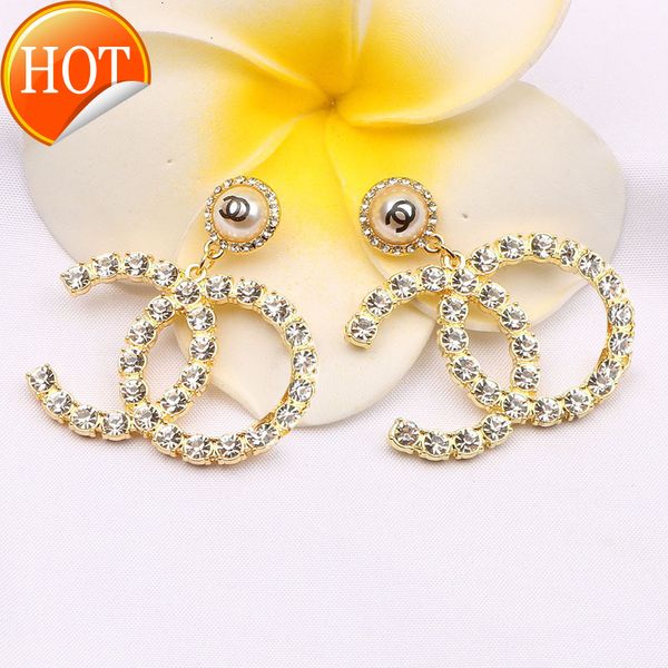 fashion double-c new fashion simple alloy inlaid diamond pearl earrings women's versatile personality earrings factory direct sale, Golden
fashion double-c new fashion simple alloy inlaid diamond pearl earrings women's versatile personality earrings factory direct sale, Golden