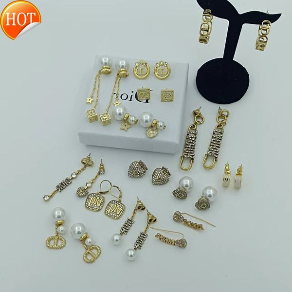 d1 family family's new pearl earrings women's diamond letters small fragrance celebrity gold light luxury classic factory direct s, Golden
d1 family family's new pearl earrings women's diamond letters small fragrance celebrity gold light luxury classic factory direct s, Golden