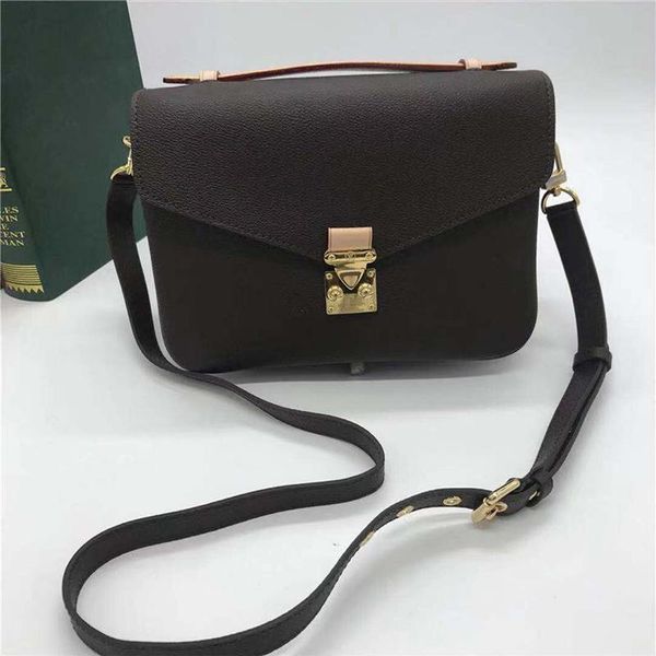 2023 luxurys designers crossbody bag women handbag messenger bags oxidizing leather elegant shoulder bags crossbody bag tote m44875 m41487
2023 luxurys designers crossbody bag women handbag messenger bags oxidizing leather elegant shoulder bags crossbody bag tote m44875 m41487