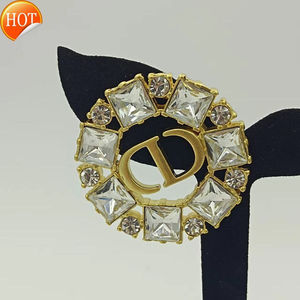 d family di new cd letter brooch women's rhintone pearl high sense accsori batch factory direct sale, Gray
d family di new cd letter brooch women's rhintone pearl high sense accsori batch factory direct sale, Gray