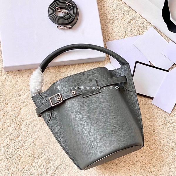 cc triomphe bucket designer shoulder luxurious bags handbags woman lady cross body genuine leather card holder purses fashion luxury classic
cc triomphe bucket designer shoulder luxurious bags handbags woman lady cross body genuine leather card holder purses fashion luxury classic