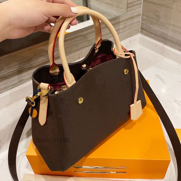 handbag designers shell bag crossbody shoulder bags 2022 purse wallets clutch tote lock letters floral geometric handle keychain rivet zippe
handbag designers shell bag crossbody shoulder bags 2022 purse wallets clutch tote lock letters floral geometric handle keychain rivet zippe