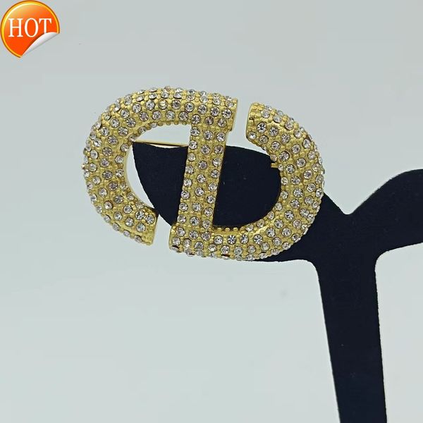 d family di new letter brooch women's net red same diamond inlaid cd pearl shaped clip factory direct sale, Gray
d family di new letter brooch women's net red same diamond inlaid cd pearl shaped clip factory direct sale, Gray