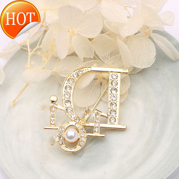 korean jewelry creative d letter inlaid diamond pearl brooch high grade lady's pin coat jewelry brooch factory direct sale, Gray
korean jewelry creative d letter inlaid diamond pearl brooch high grade lady's pin coat jewelry brooch factory direct sale, Gray
