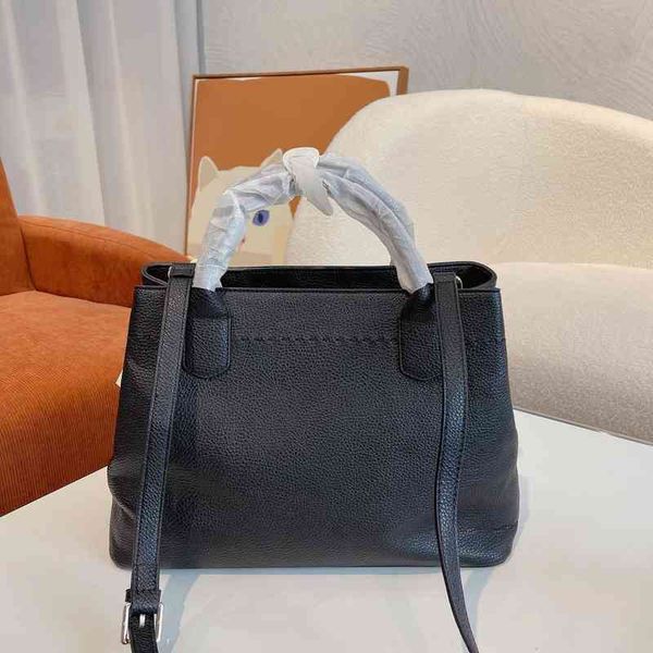 designer luxury women the tote bag fashion versatile handbags shoulder crossbody bags purse tories totes large capacity saddle wallets 7a lm
designer luxury women the tote bag fashion versatile handbags shoulder crossbody bags purse tories totes large capacity saddle wallets 7a lm