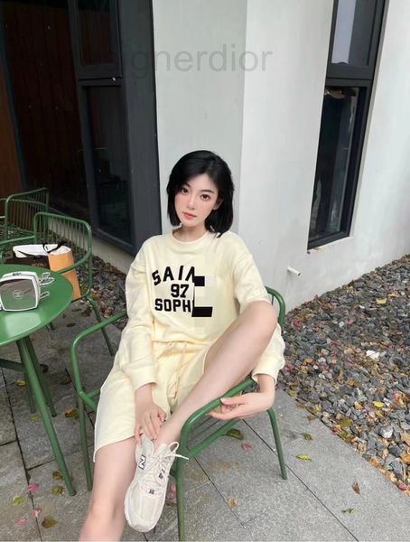 women's tracksuits designer chaopai 22aw spring and autumn new niche 97 letter short sweater set long sleeve with shorts fashionable ca, Gray
women's tracksuits designer chaopai 22aw spring and autumn new niche 97 letter short sweater set long sleeve with shorts fashionable ca, Gray