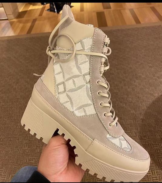 women designer shoes flamingos 100% women winter shoes desert boots genuine leather quilted lace-up winter shoes double with box no 13, Black
women designer shoes flamingos 100% women winter shoes desert boots genuine leather quilted lace-up winter shoes double with box no 13, Black