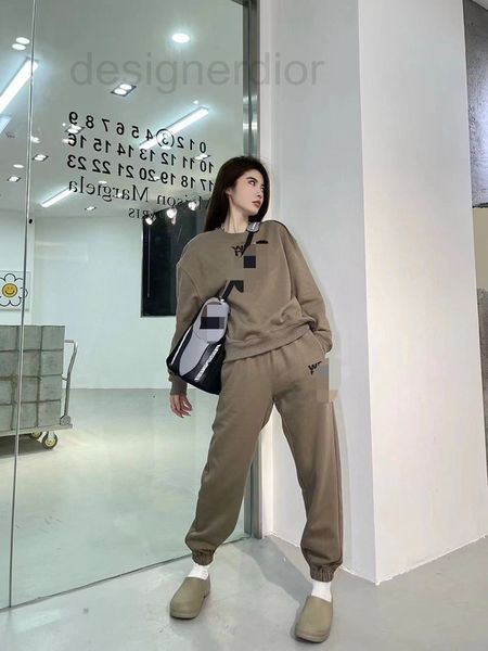 women's tracksuits designer aw dawangjia 22ss letter printed casual suit pullover round neck sweater elastic waist and leg tight pants, Gray
women's tracksuits designer aw dawangjia 22ss letter printed casual suit pullover round neck sweater elastic waist and leg tight pants, Gray