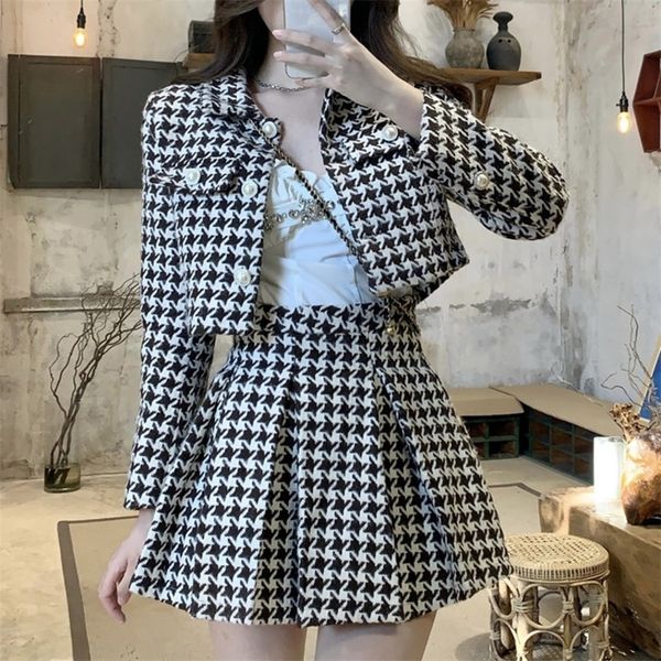 two piece dress autumn vintage woolen tweed set women short jacket coat crop mini skirts sets houndstooth chic suits female 220906, White
two piece dress autumn vintage woolen tweed set women short jacket coat crop mini skirts sets houndstooth chic suits female 220906, White