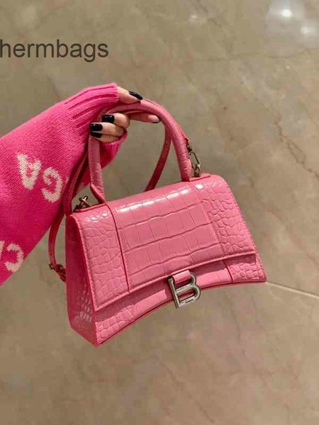 2022 vintage bags balencaigass leather bag shoulder hourglass designer handbag quality messenger crocodile pattern fashion small square c5to
2022 vintage bags balencaigass leather bag shoulder hourglass designer handbag quality messenger crocodile pattern fashion small square c5to