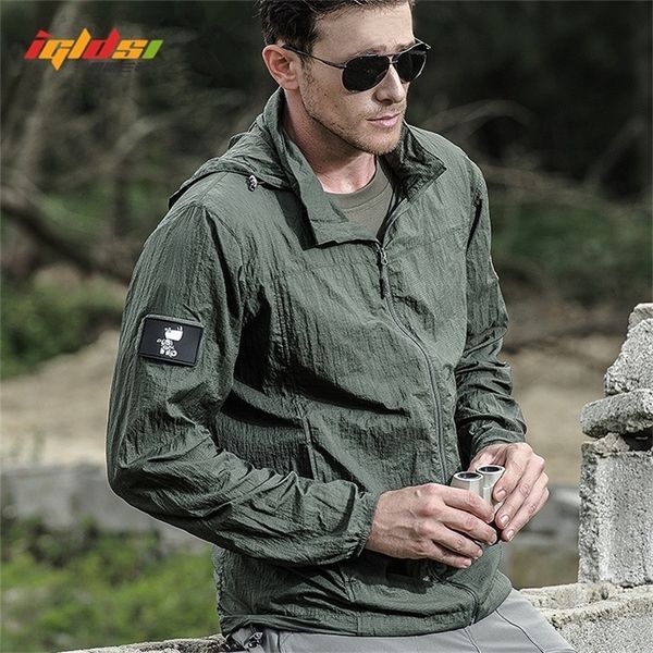men's jackets summer waterproof quick dry tactical skin jacket men hooded raincoat thin windbreaker sunscreen army military jacket 2209, Black;brown
men's jackets summer waterproof quick dry tactical skin jacket men hooded raincoat thin windbreaker sunscreen army military jacket 2209, Black;brown