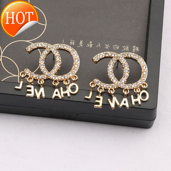 2022 new fragrance granny letter earrings temperament tassel pendant inlaid with diamond simple small fashion ear accsori factory direct sal, Golden
2022 new fragrance granny letter earrings temperament tassel pendant inlaid with diamond simple small fashion ear accsori factory direct sal, Golden