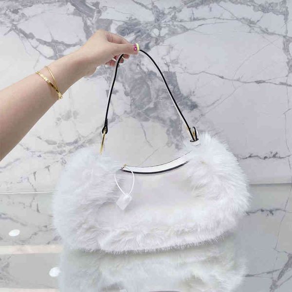 shoulder bags plush underarm bag women baguette designer fur armpit bag handbag classic letter pattern handbag womens handbags 220902 221106
shoulder bags plush underarm bag women baguette designer fur armpit bag handbag classic letter pattern handbag womens handbags 220902 221106